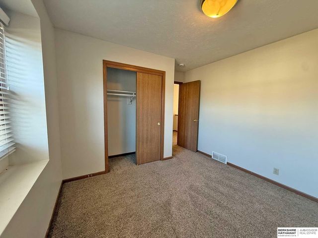 1611 S 168th Avenue, Omaha, NE 68130