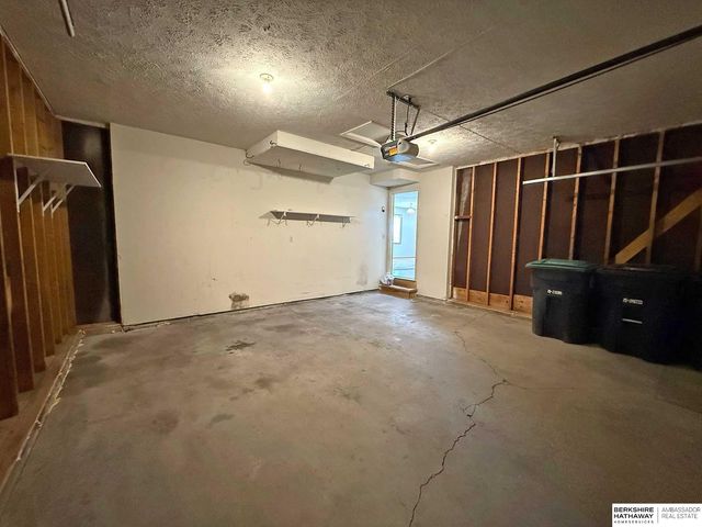 1611 S 168th Avenue, Omaha, NE 68130