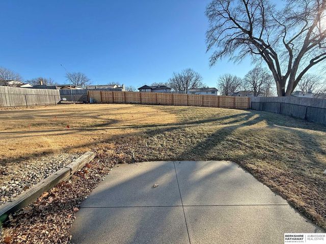 1611 S 168th Avenue, Omaha, NE 68130