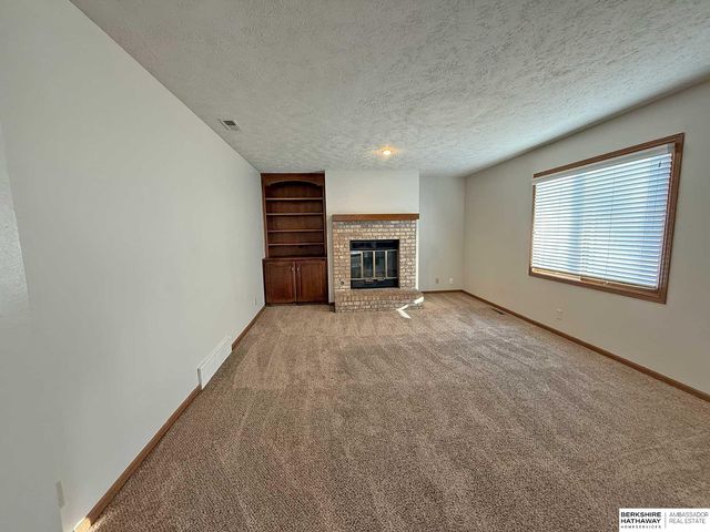 1611 S 168th Avenue, Omaha, NE 68130