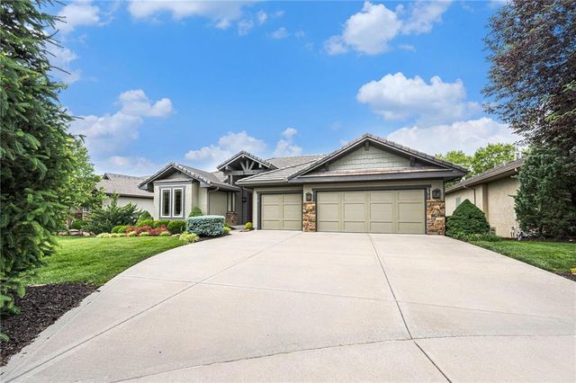26793 W 100th Place, Olathe, KS 66061