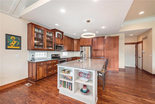 26793 W 100th Place, Olathe, KS 66061