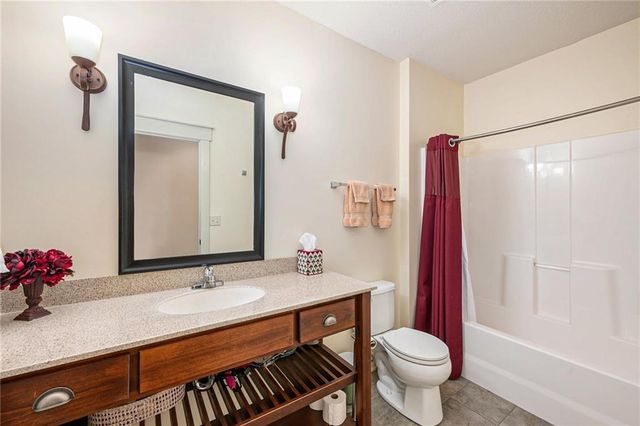 26793 W 100th Place, Olathe, KS 66061