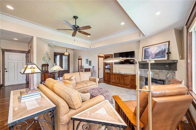 26793 W 100th Place, Olathe, KS 66061