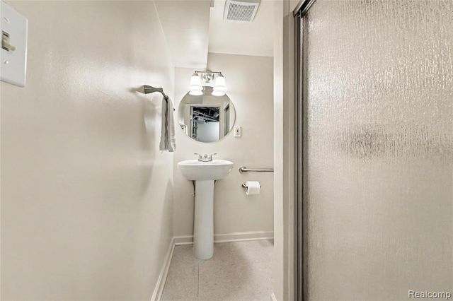 26313 Delton Street, Madison Heights, MI 48071