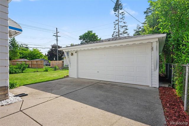 26313 Delton Street, Madison Heights, MI 48071