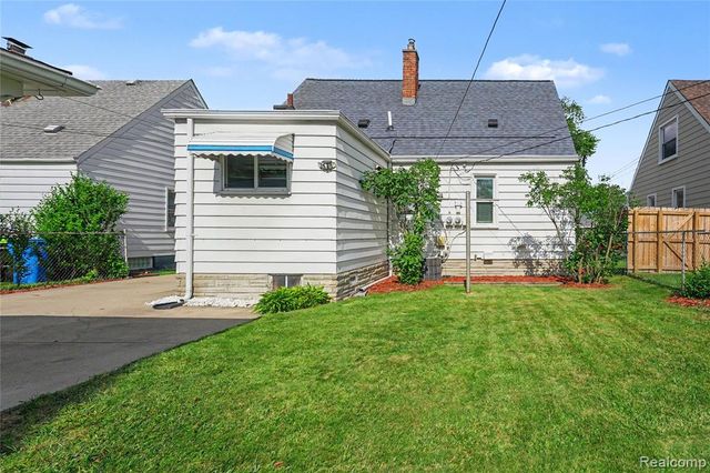 26313 Delton Street, Madison Heights, MI 48071