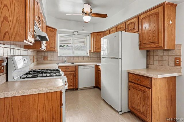 26313 Delton Street, Madison Heights, MI 48071