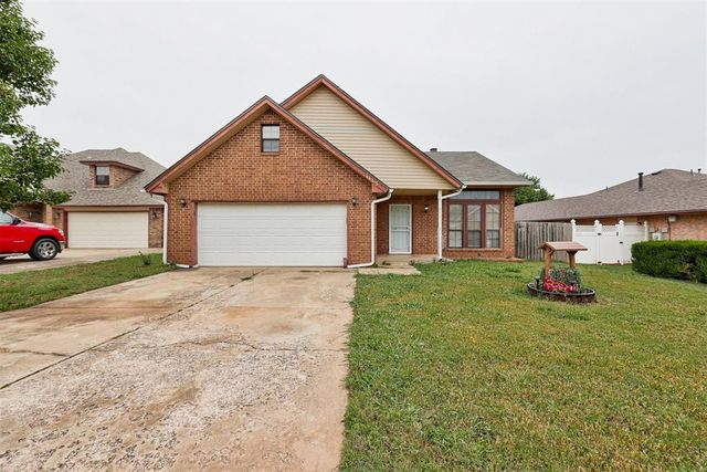 1113 NE 9th Court, Moore, OK 73160