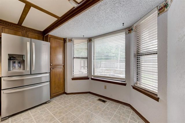 1113 NE 9th Court, Moore, OK 73160