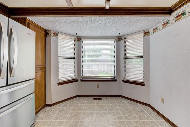 1113 NE 9th Court, Moore, OK 73160