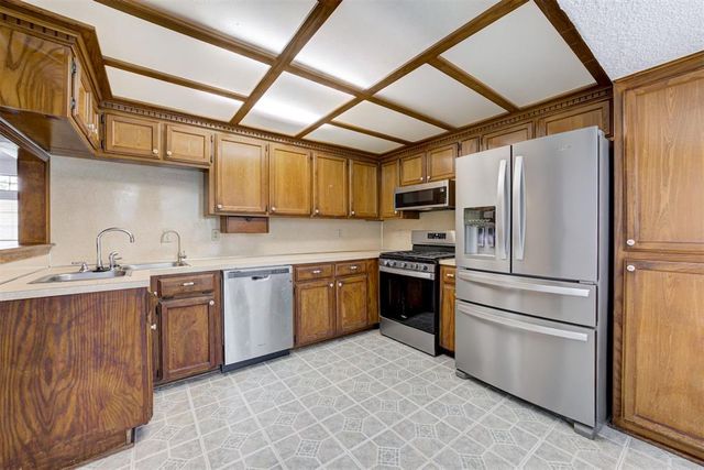 1113 NE 9th Court, Moore, OK 73160