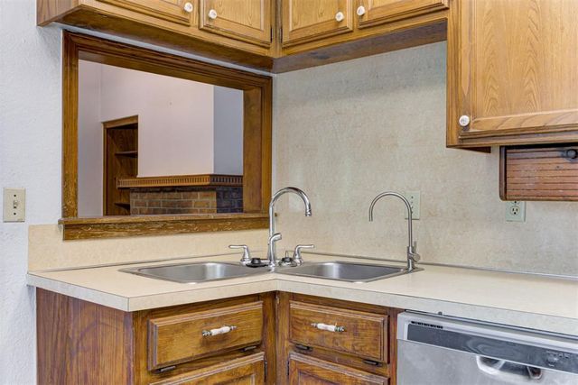 1113 NE 9th Court, Moore, OK 73160