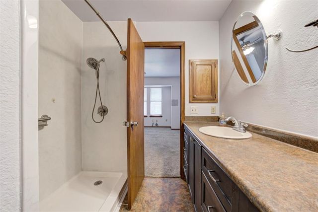 1113 NE 9th Court, Moore, OK 73160