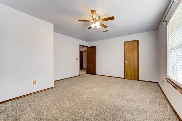 1113 NE 9th Court, Moore, OK 73160