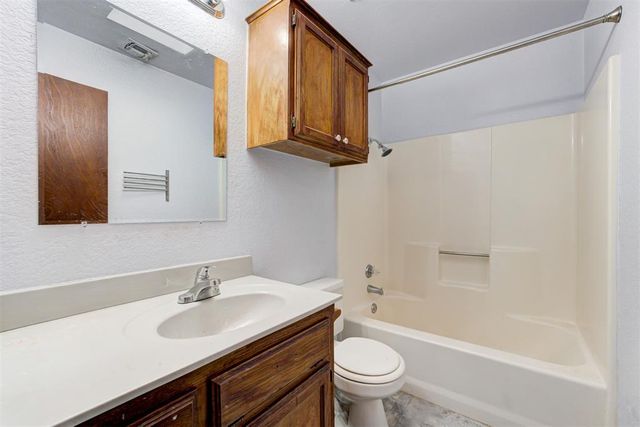 1113 NE 9th Court, Moore, OK 73160