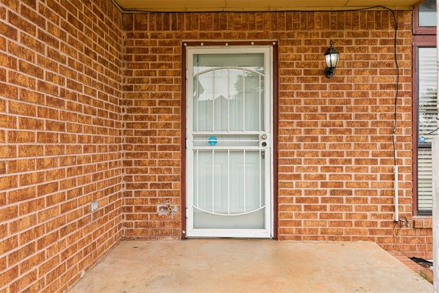 1113 NE 9th Court, Moore, OK 73160