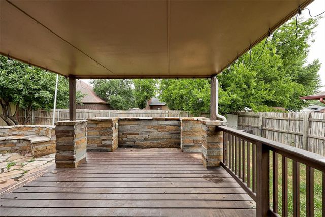 1113 NE 9th Court, Moore, OK 73160