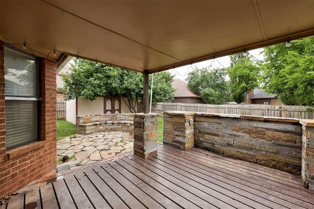 1113 NE 9th Court, Moore, OK 73160