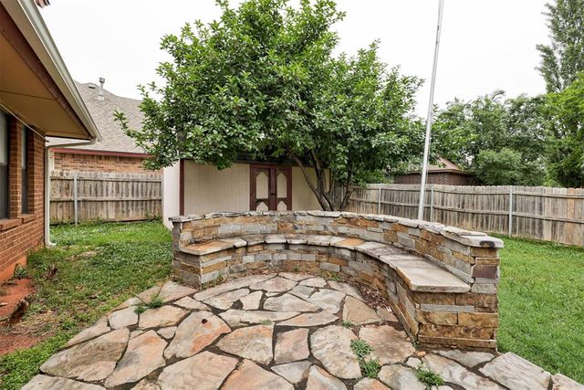 1113 NE 9th Court, Moore, OK 73160