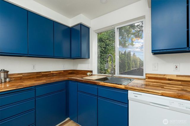 7271 E Patricia Street, Port Orchard, WA 98366