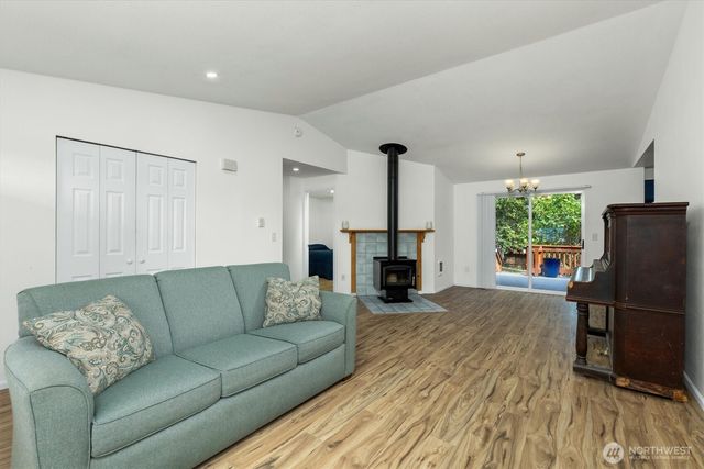 7271 E Patricia Street, Port Orchard, WA 98366