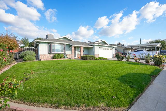 2922 S Linda Vista Street, Visalia, CA 93277