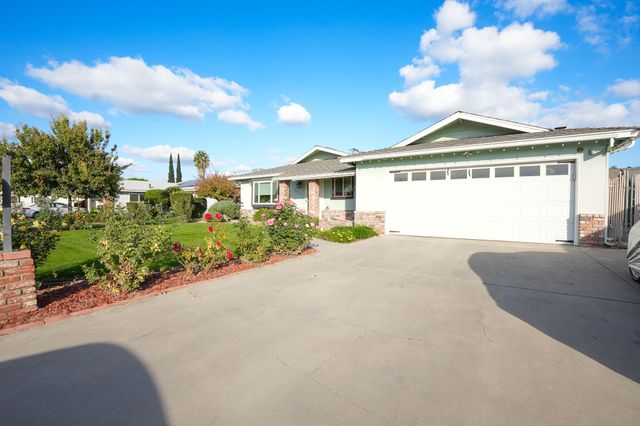 2922 S Linda Vista Street, Visalia, CA 93277