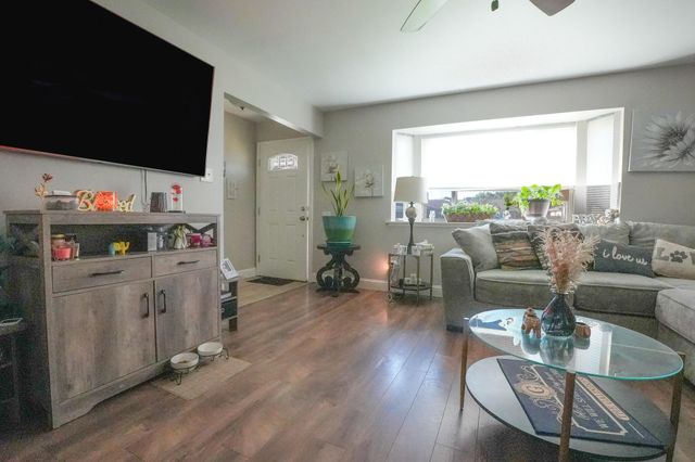 2922 S Linda Vista Street, Visalia, CA 93277