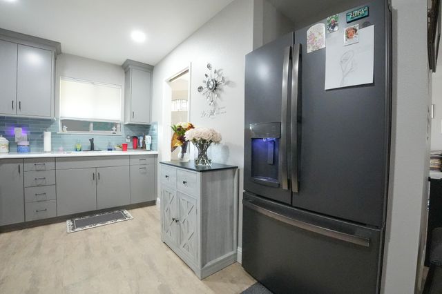 2922 S Linda Vista Street, Visalia, CA 93277