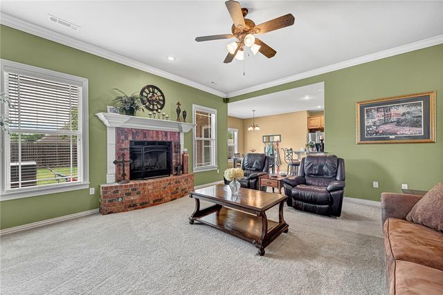 1953 S Doral Drive, Fayetteville, AR 72701