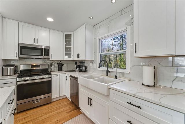 3880 W Cooper Lake SE Drive, Smyrna, GA 30082