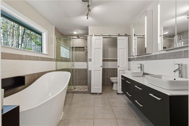 3880 W Cooper Lake SE Drive, Smyrna, GA 30082