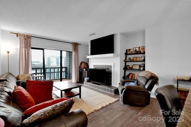 9041 J M Keynes Drive, Charlotte, NC 28262