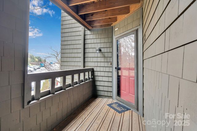 9041 J M Keynes Drive, Charlotte, NC 28262