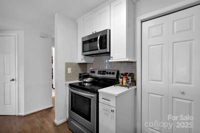 9041 J M Keynes Drive, Charlotte, NC 28262