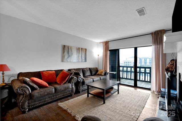 9041 J M Keynes Drive, Charlotte, NC 28262