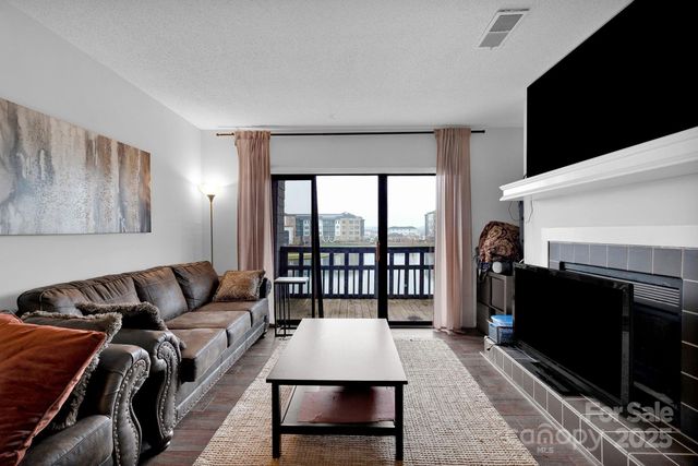 9041 J M Keynes Drive, Charlotte, NC 28262