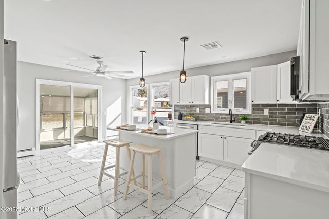 3 Muirhead Street, Toms River, NJ 08757