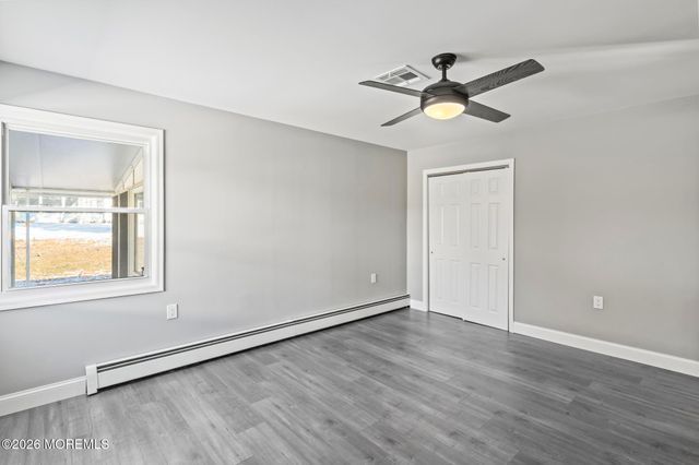 3 Muirhead Street, Toms River, NJ 08757