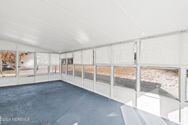 3 Muirhead Street, Toms River, NJ 08757