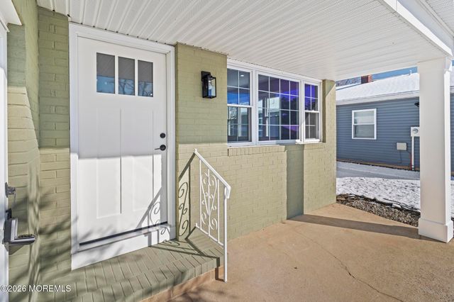 3 Muirhead Street, Toms River, NJ 08757