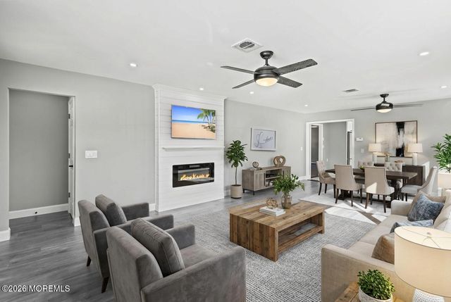 3 Muirhead Street, Toms River, NJ 08757