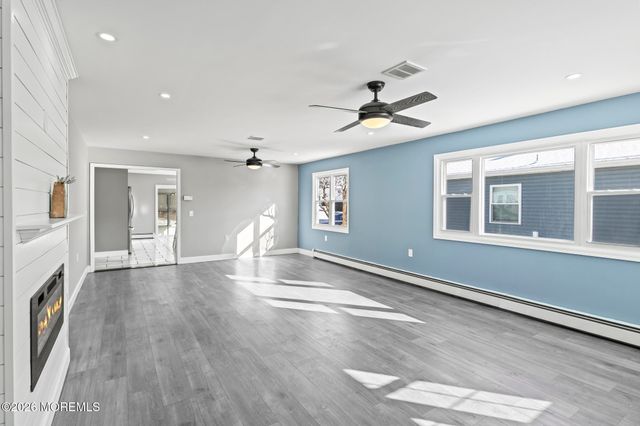 3 Muirhead Street, Toms River, NJ 08757