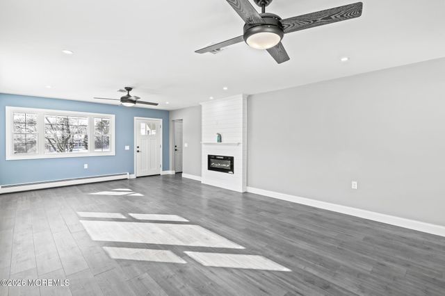 3 Muirhead Street, Toms River, NJ 08757