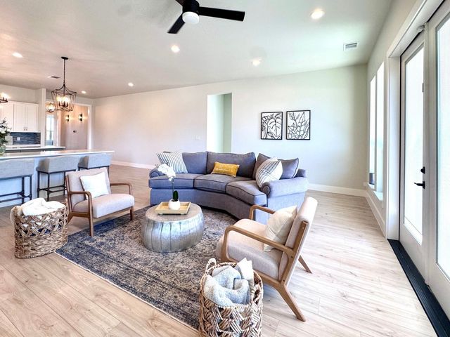2402 Amesbury Drive, Midlothian, TX 76065
