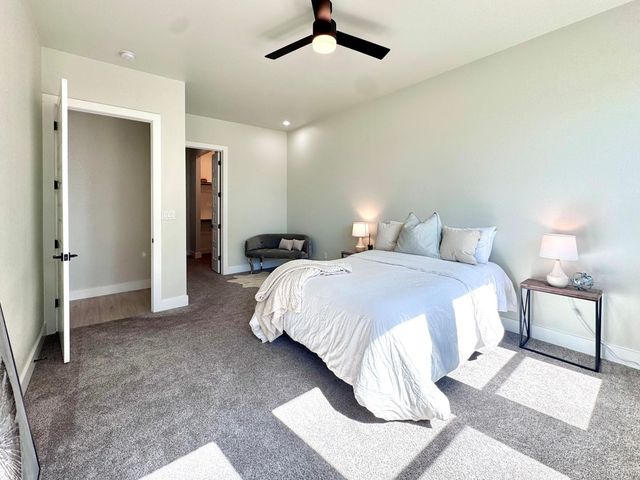 2402 Amesbury Drive, Midlothian, TX 76065