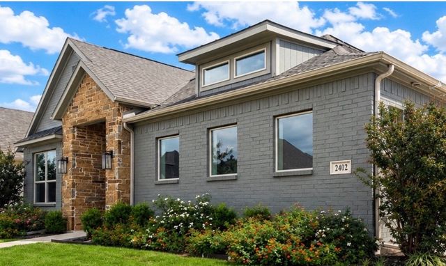 2402 Amesbury Drive, Midlothian, TX 76065