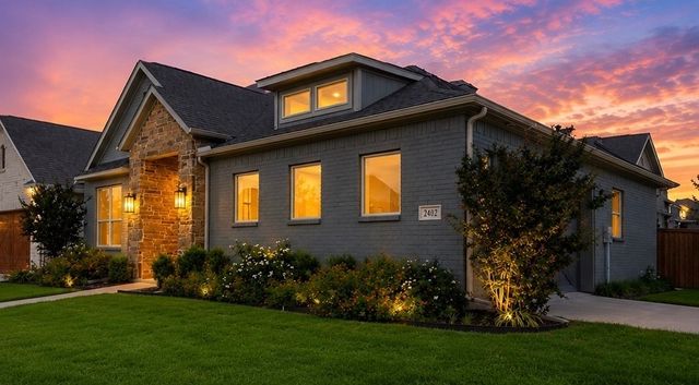 2402 Amesbury Drive, Midlothian, TX 76065