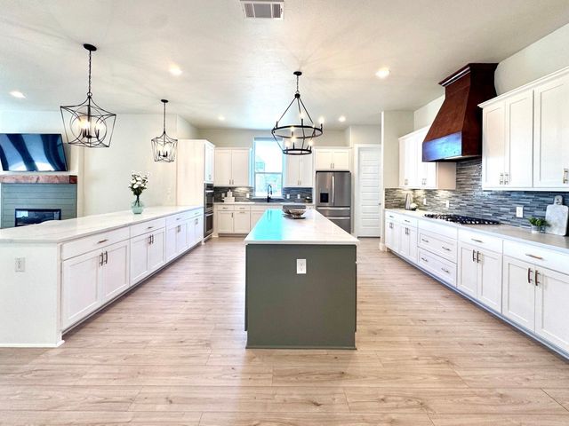 2402 Amesbury Drive, Midlothian, TX 76065